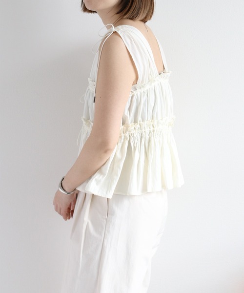 cepo（セポ）の「フリルシャーリングベスト（ベスト・レディース・ブラック/オフホワイト/ベージュ/ブラウン・M）」の11枚目の写真