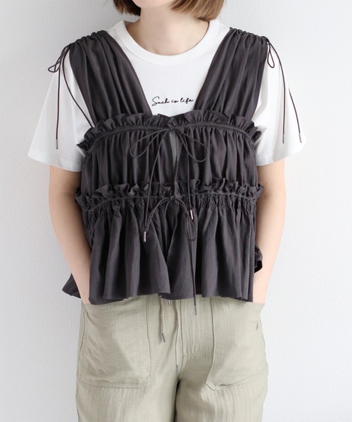 cepo（セポ）の「フリルシャーリングベスト（ベスト・レディース・ブラック/オフホワイト/ベージュ/ブラウン・M）」の19枚目の写真