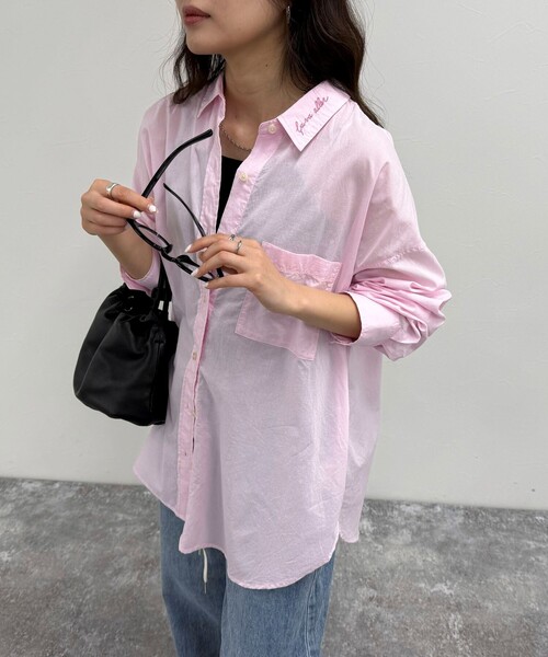 fredy emue（フレディエミュ）の「刺繍入りオーバーシャツ（シャツ/ブラウス・レディース・ベビーピンク/ベージュ系その他/ブルー系その他/サックスブルー・38）」の4枚目の写真