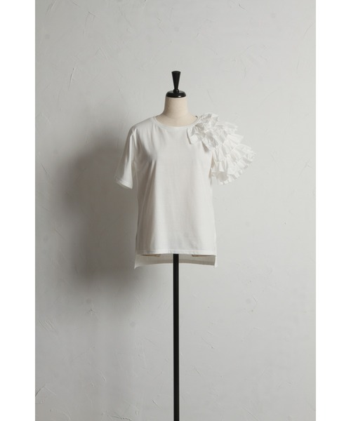 &. NOSTALGIA(アンドドットノスタルジア)の「【ZOZO限定】アシメフリルカットプルオーバー(Tシャツ/カットソー・レディース・オフホワイト/ブラック・M)」の20枚目の写真