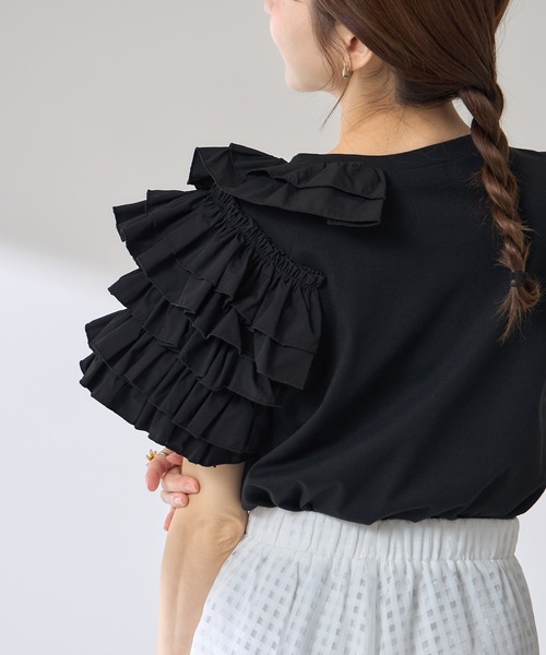 &. NOSTALGIA(アンドドットノスタルジア)の「【ZOZO限定】アシメフリルカットプルオーバー(Tシャツ/カットソー・レディース・オフホワイト/ブラック・M)」の3枚目の写真