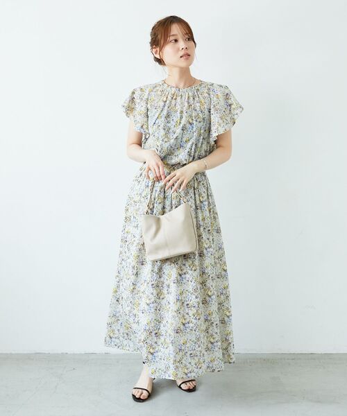le.coeur blanc(ルクールブラン)の「フラワープリントフレアスリーブブラウス(シャツ/ブラウス・レディース・ブルー系その他4/ベージュ系その他3・38)」の16枚目の写真