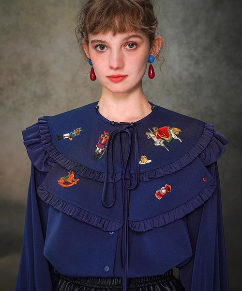 Camoooni くるみ割り人形刺繍ケープ付ブラウス（シャツ/ブラウス