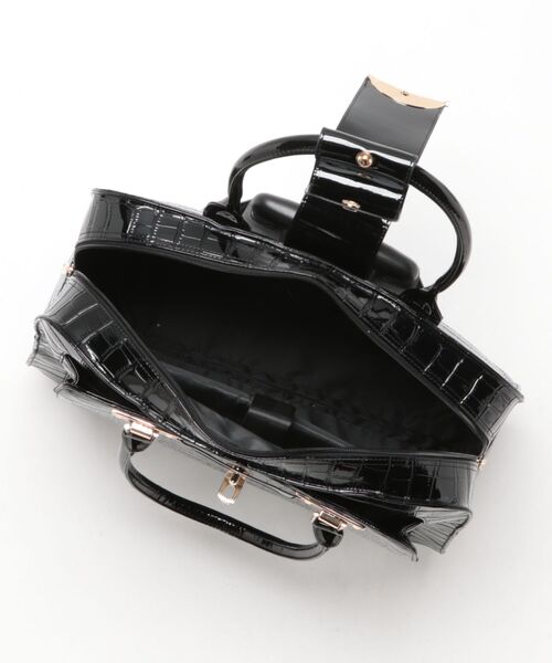 【極美品】キャリーケース　クロコ型押し　エナメル　ブラック　キャリーバック 4輪クロコ型押しエナメルキャリーバッグ（スーツケース/キャリー
