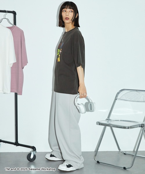SESAME STREET(セサミストリート)の「SESAME STREET ヴィンテージ加工 オーバーサイズプリント半袖Tシャツ/セサミストリート(Tシャツ/カットソー・レディース・ブラック/オフホワイト/ピンク・M/L)」の10枚目の写真