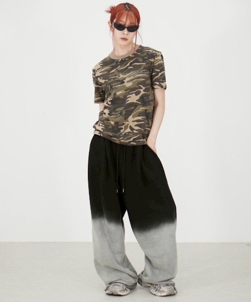 Chikashitsu +（チカシツプラス）の「【Chikashitsu +】camouflage round neck t-shirt / 【チカシツプラス】カモフラージュラウンドネックタイトフィット半袖Tシャツ（Tシャツ/カットソー・メンズ・ブラウン系カモフラージュ/チャコール・ONE SIZE）」の11枚目の写真