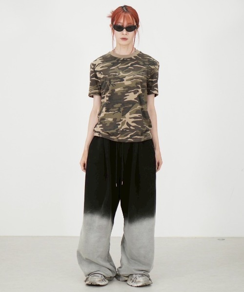 Chikashitsu +（チカシツプラス）の「【Chikashitsu +】camouflage round neck t-shirt / 【チカシツプラス】カモフラージュラウンドネックタイトフィット半袖Tシャツ（Tシャツ/カットソー・メンズ・ブラウン系カモフラージュ/チャコール・ONE SIZE）」の12枚目の写真