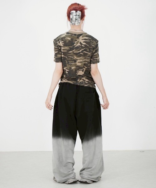 Chikashitsu +（チカシツプラス）の「【Chikashitsu +】camouflage round neck t-shirt / 【チカシツプラス】カモフラージュラウンドネックタイトフィット半袖Tシャツ（Tシャツ/カットソー・メンズ・ブラウン系カモフラージュ/チャコール・ONE SIZE）」の14枚目の写真