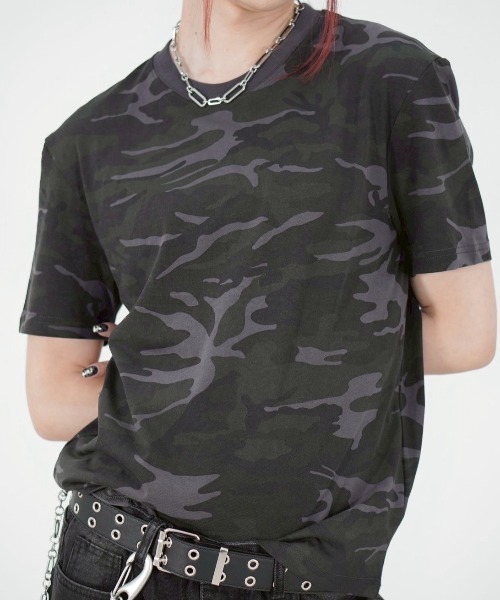 Chikashitsu +(チカシツプラス)の「【Chikashitsu +】camouflage round neck t-shirt / 【チカシツプラス】カモフラージュラウンドネックタイトフィット半袖Tシャツ(Tシャツ/カットソー・メンズ・ブラウン系カモフラージュ/チャコール・ONE SIZE)」の15枚目の写真