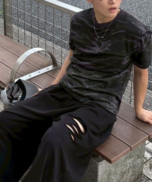Chikashitsu +(チカシツプラス)の「【Chikashitsu +】camouflage round neck t-shirt / 【チカシツプラス】カモフラージュラウンドネックタイトフィット半袖Tシャツ(Tシャツ/カットソー・メンズ・ブラウン系カモフラージュ/チャコール・ONE SIZE)」の14枚目の写真