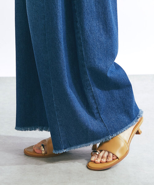 un dix cors(アンディコール)の「【LE VERNIS(ル・ベルニ)】Toe ring sandals(サンダル・レディース・ベージュ/ブラック・23.5cm/24.5cm)」の1枚目の写真