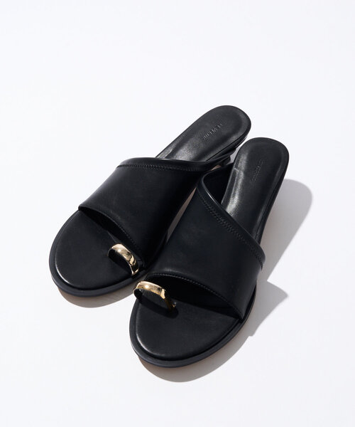 un dix cors(アンディコール)の「【LE VERNIS(ル・ベルニ)】Toe ring sandals(サンダル・レディース・ベージュ/ブラック・23.5cm/24.5cm)」の11枚目の写真