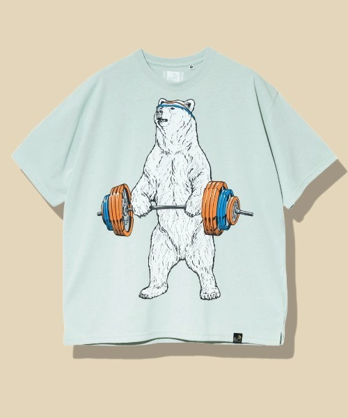 go slow caravan(ゴースローキャラバン)の「Drymix バーベルクマ BIG TEE(Tシャツ/カットソー・メンズ・セージグリーン/マスタード/ネイビー・MEDIUM/LARGE/X-LARGE)」の2枚目の写真