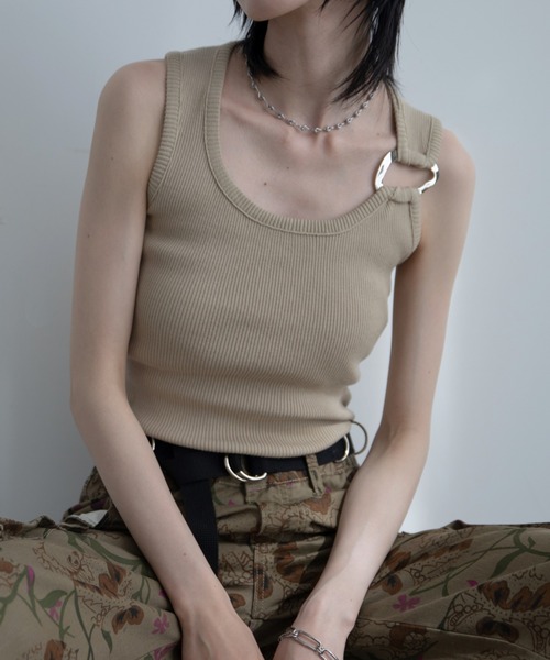 VACANCY（ヴァカンシー）の「メタルリングリブタンクトップ（タンクトップ・レディース・グレー/ベージュ/ブラック・FREE）」の2枚目の写真