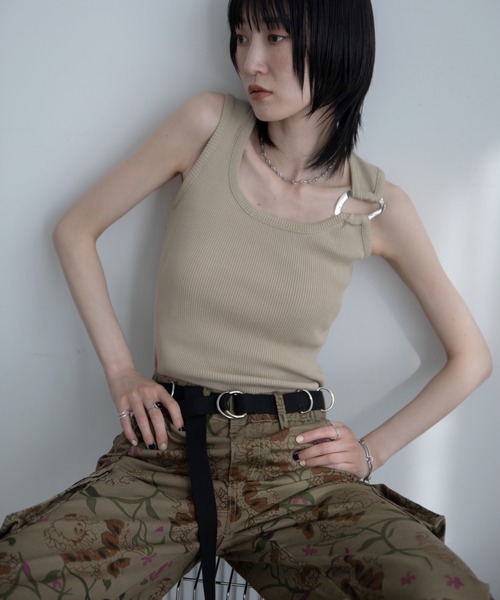 VACANCY（ヴァカンシー）の「メタルリングリブタンクトップ（タンクトップ・レディース・グレー/ベージュ/ブラック・FREE）」の4枚目の写真