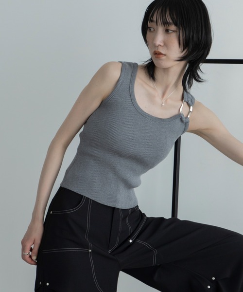 VACANCY（ヴァカンシー）の「メタルリングリブタンクトップ（タンクトップ・レディース・グレー/ベージュ/ブラック・FREE）」の18枚目の写真