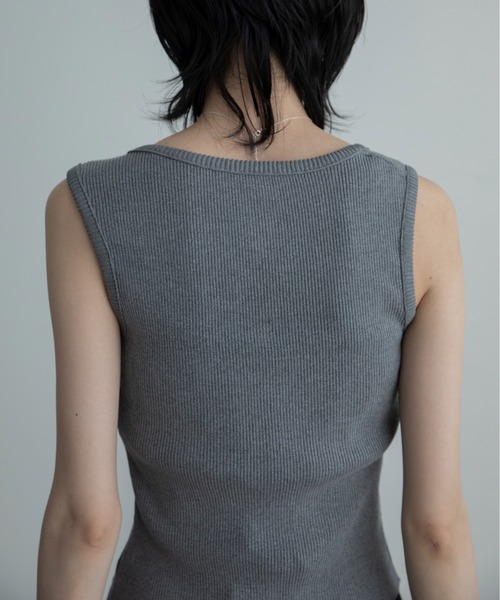 VACANCY（ヴァカンシー）の「メタルリングリブタンクトップ（タンクトップ・レディース・グレー/ベージュ/ブラック・FREE）」の22枚目の写真