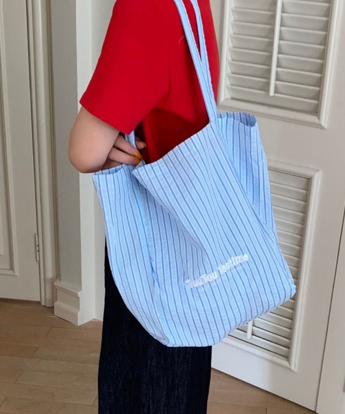 Vipoa(ヴィポア)の「stripe logo nylon tote(トートバッグ・レディース・アイボリー/ブルー/グリーン・FREE)」の3枚目の写真