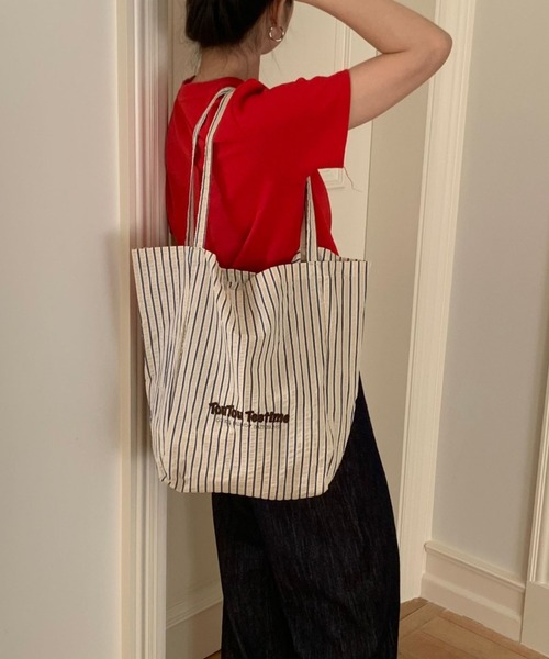 Vipoa(ヴィポア)の「stripe logo nylon tote(トートバッグ・レディース・アイボリー/ブルー/グリーン・FREE)」の5枚目の写真