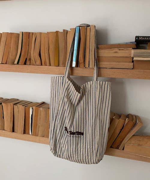 Vipoa(ヴィポア)の「stripe logo nylon tote(トートバッグ・レディース・アイボリー/ブルー/グリーン・FREE)」の8枚目の写真
