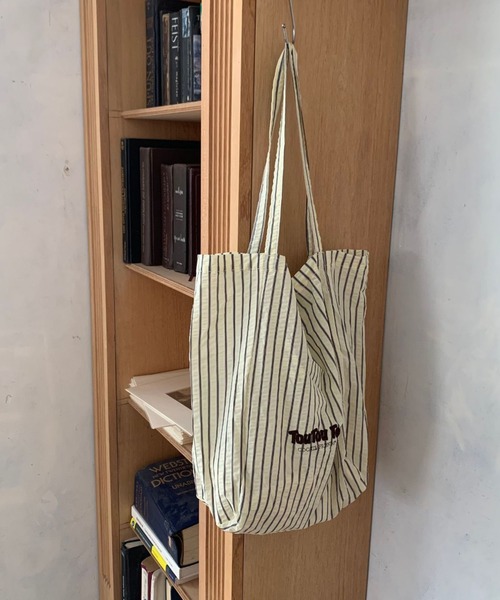 Vipoa(ヴィポア)の「stripe logo nylon tote(トートバッグ・レディース・アイボリー/ブルー/グリーン・FREE)」の9枚目の写真