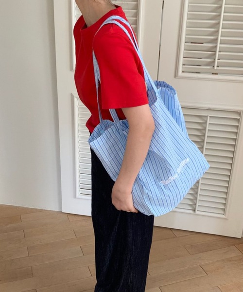 Vipoa(ヴィポア)の「stripe logo nylon tote(トートバッグ・レディース・アイボリー/ブルー/グリーン・FREE)」の11枚目の写真