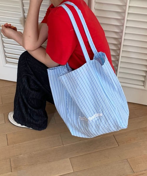 Vipoa(ヴィポア)の「stripe logo nylon tote(トートバッグ・レディース・アイボリー/ブルー/グリーン・FREE)」の13枚目の写真