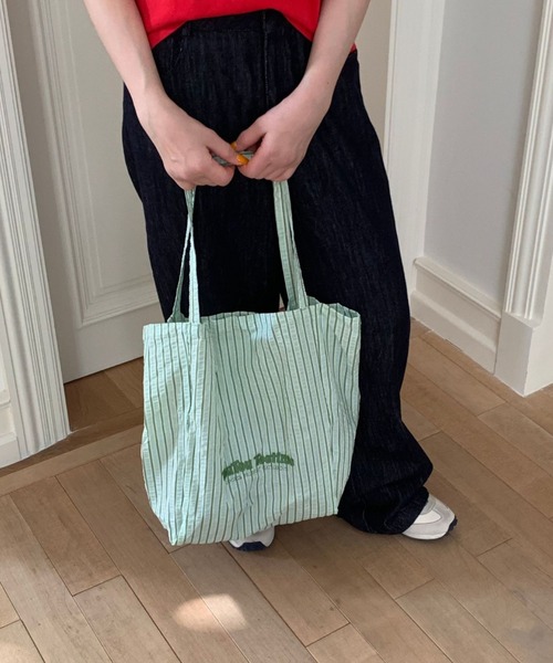Vipoa(ヴィポア)の「stripe logo nylon tote(トートバッグ・レディース・アイボリー/ブルー/グリーン・FREE)」の18枚目の写真
