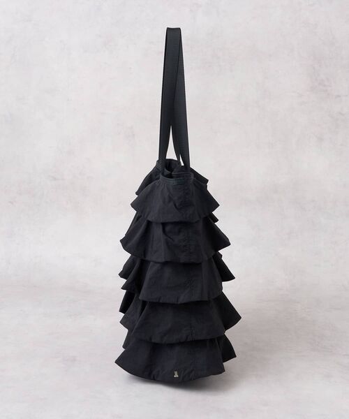 LANVIN en Bleu（ランバンオンブルー）の「フリルティアードトートバッグ（トートバッグ・レディース・ブラック/グレー・FREE）」の11枚目の写真