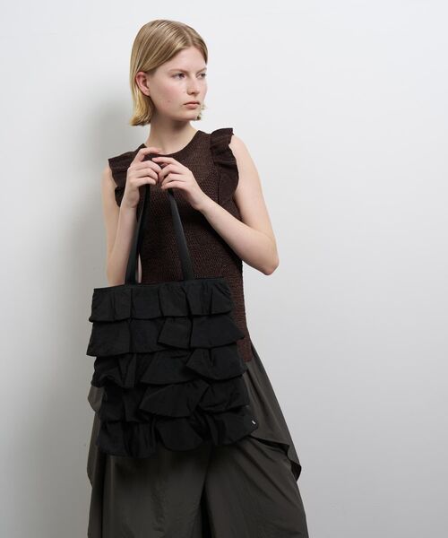 LANVIN en Bleu（ランバンオンブルー）の「フリルティアードトートバッグ（トートバッグ・レディース・ブラック/グレー・FREE）」の16枚目の写真