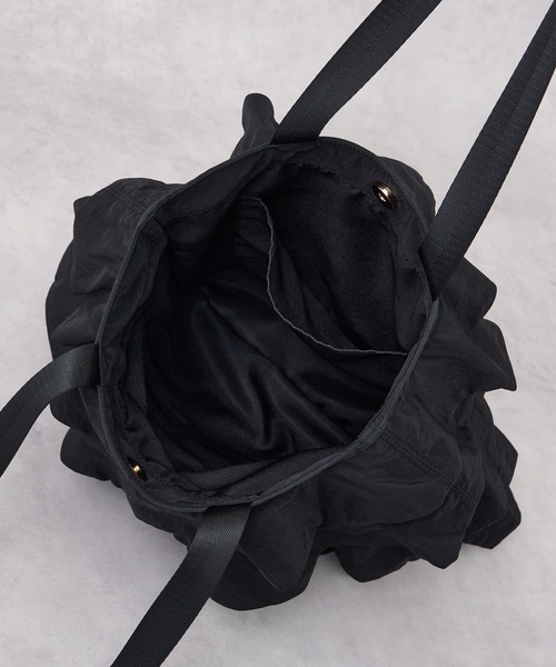 LANVIN en Bleu（ランバンオンブルー）の「フリルティアードトートバッグ（トートバッグ・レディース・ブラック/グレー・FREE）」の6枚目の写真