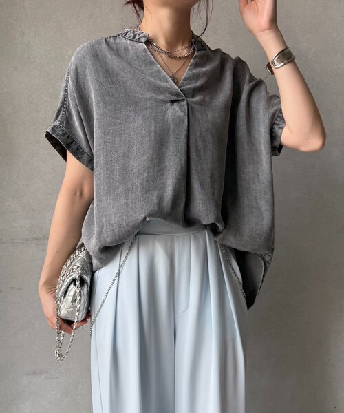 DouDou(ドゥドゥ)の「【WEB限定】バックボタンリヨセルデニム半袖シャツ(シャツ/ブラウス・レディース・インディゴブルー/ブラック・FREE)」の8枚目の写真