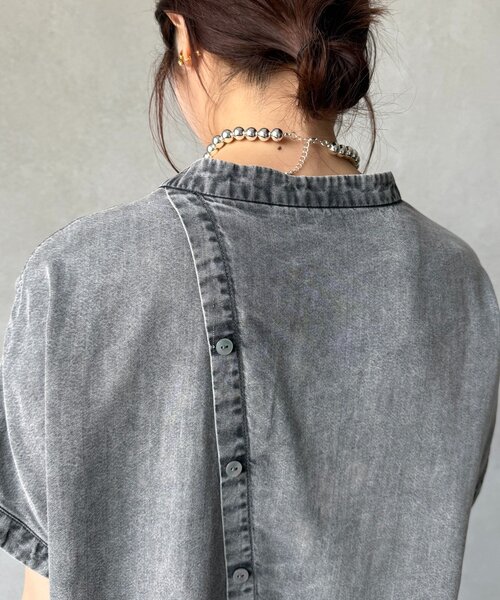 DouDou(ドゥドゥ)の「【WEB限定】バックボタンリヨセルデニム半袖シャツ(シャツ/ブラウス・レディース・インディゴブルー/ブラック・FREE)」の15枚目の写真