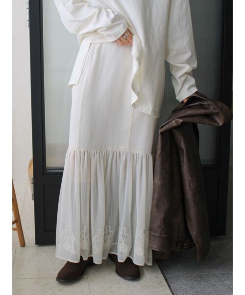 Ungrid（アングリッド）の「エンブロイダリーシアーデザインスカート（スカート・レディース・その他1/グリーン/オフホワイト・FREE）」の2枚目の写真