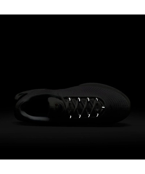 NIKE(ナイキ)の「NIKE Air Max Dn(ナイキ エア マックス DN)(スニーカー・メンズ・ホワイト系/ネイビー系・25.5cm/26cm/26.5cm/27cm/27.5cm/28cm/28.5cm/29cm/29.5cm/30cm)」の13枚目の写真
