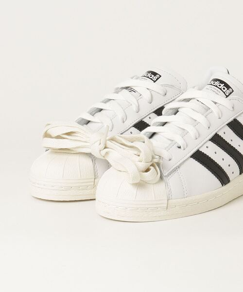 adidas(アディダス)の「adidas SUPERSTAR 82 アディダス スーパースター82(スニーカー・メンズ・ブラック×ホワイト/ホワイト×ブラック・26.5cm/27cm/27.5cm/28cm/28.5cm/25.5cm/25cm/24.5cm/24cm/23.5cm/23cm/22.5cm/26cm)」の5枚目の写真