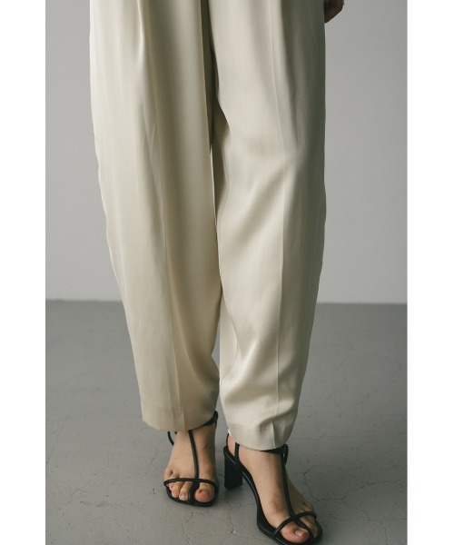 STYLEMIXER（スタイルミキサー）の「サテンタックフォルムパンツ（その他パンツ・レディース・アイボリー/ブラウン・SMALL/MEDIUM）」の12枚目の写真