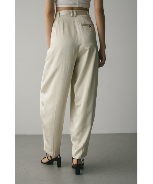 STYLEMIXER（スタイルミキサー）の「サテンタックフォルムパンツ（その他パンツ・レディース・アイボリー/ブラウン・SMALL/MEDIUM）」の13枚目の写真