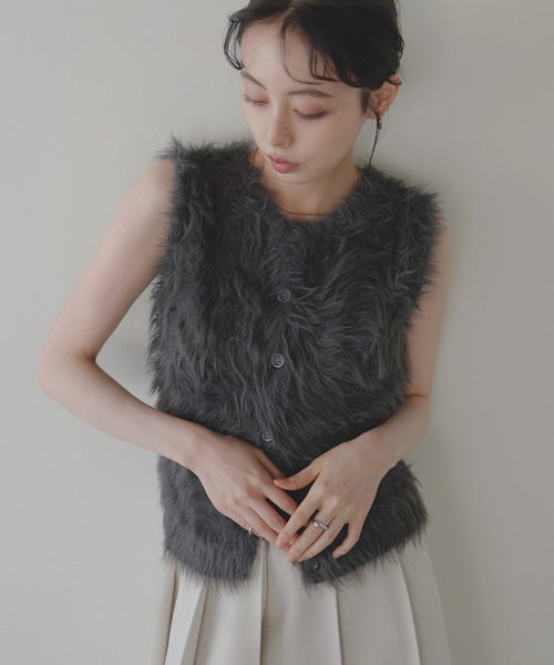 LIAN（リアン）の「フェザーニットベスト（ベスト・レディース・チャコールグレー/アイボリー/ブラウン・FREE）」の16枚目の写真