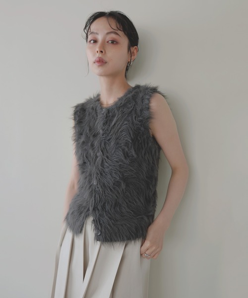 LIAN（リアン）の「フェザーニットベスト（ベスト・レディース・チャコールグレー/アイボリー/ブラウン・FREE）」の19枚目の写真
