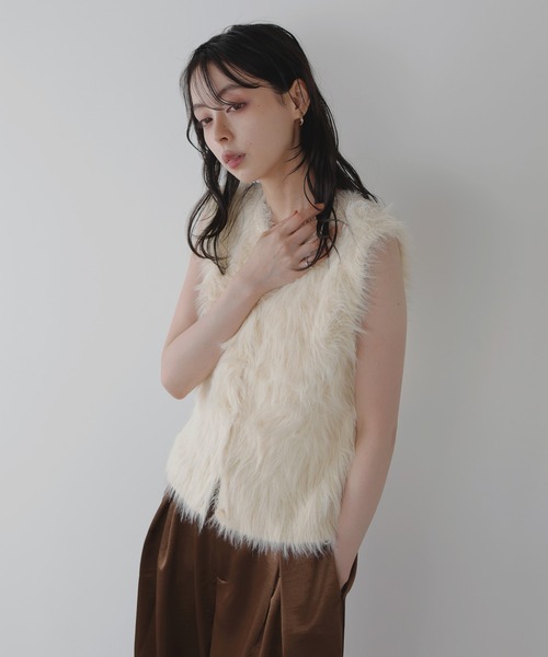 LIAN（リアン）の「フェザーニットベスト（ベスト・レディース・チャコールグレー/アイボリー/ブラウン・FREE）」の5枚目の写真