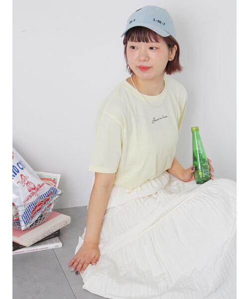 ehka sopo(エヘカソポ)の「ロゴ刺繍Tシャツ(Tシャツ/カットソー・レディース・オフホワイト/チャコールグレー/イエロー・F)」の5枚目の写真