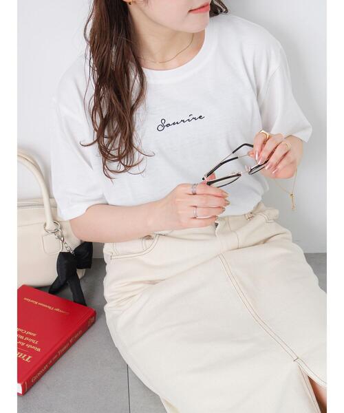 ehka sopo(エヘカソポ)の「ロゴ刺繍Tシャツ(Tシャツ/カットソー・レディース・オフホワイト/チャコールグレー/イエロー・F)」の21枚目の写真