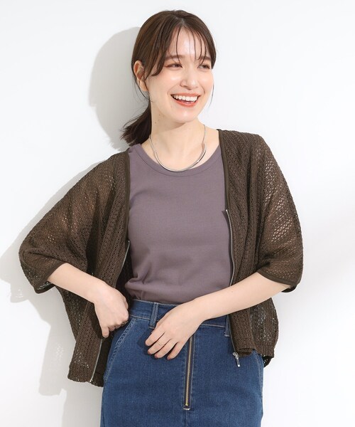 SHOO・LA・RUE(シューラルー)の「【洗える/S-LL】季節の変わり目に 透かし柄が涼やか ジップブルゾン(ブルゾン・レディース・ブラック/アイボリー/ダークブラウン・04/03/02/01)」の12枚目の写真