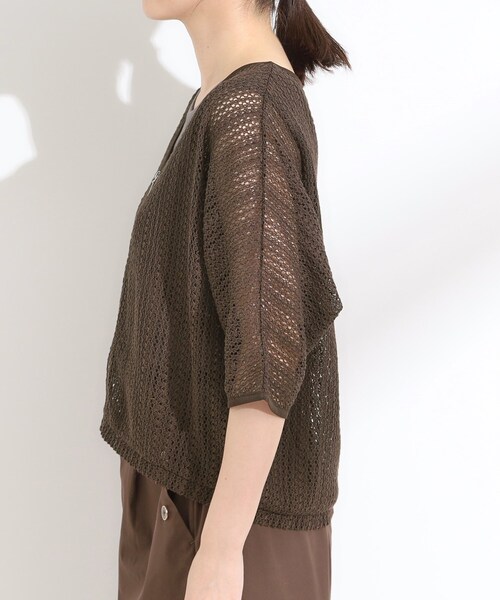 SHOO・LA・RUE(シューラルー)の「【洗える/S-LL】季節の変わり目に 透かし柄が涼やか ジップブルゾン(ブルゾン・レディース・ブラック/アイボリー/ダークブラウン・04/03/02/01)」の17枚目の写真