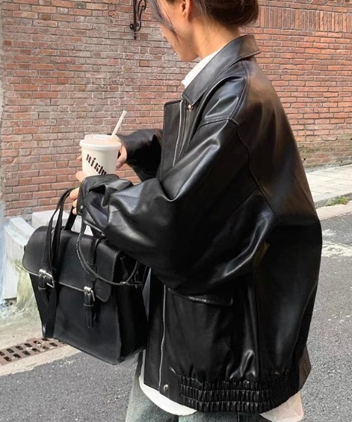 定価23万 24AW準新作・極美品 ヴィーガンレザー オーバーサイズジャケット セール】ヴィーガンレザーオーバーサイズジャケット（ブルゾン