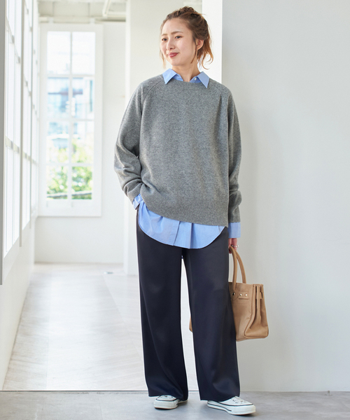 Spick & Span（スピックアンドスパン）の「サテンイージーベルボトムパンツ（その他パンツ・レディース・ネイビー/ベージュ系その他/アイボリー・36/38/40）」の6枚目の写真