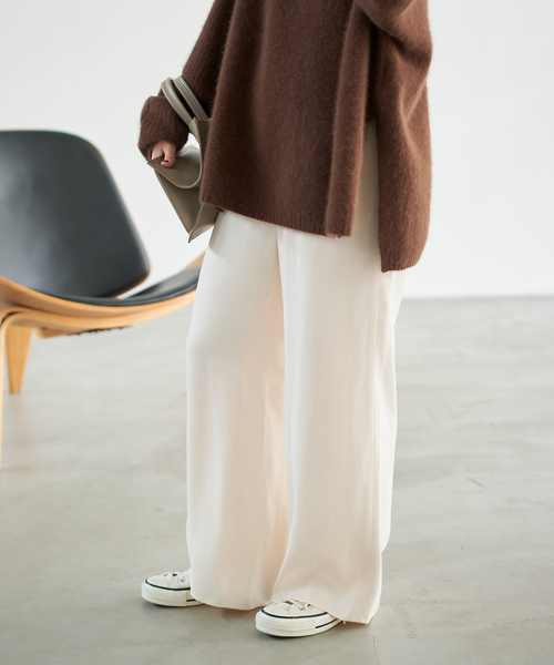 Spick & Span（スピックアンドスパン）の「サテンイージーベルボトムパンツ（その他パンツ・レディース・ネイビー/ベージュ系その他/アイボリー・36/38/40）」の10枚目の写真