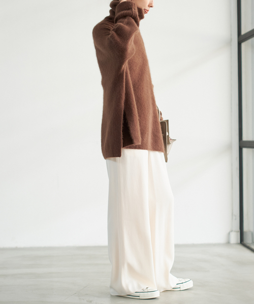 Spick & Span（スピックアンドスパン）の「サテンイージーベルボトムパンツ（その他パンツ・レディース・ネイビー/ベージュ系その他/アイボリー・36/38/40）」の13枚目の写真