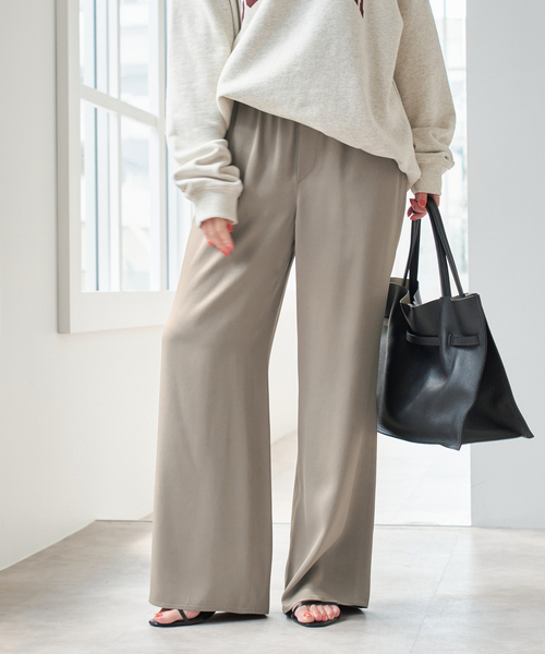 Spick & Span（スピックアンドスパン）の「サテンイージーベルボトムパンツ（その他パンツ・レディース・ネイビー/ベージュ系その他/アイボリー・36/38/40）」の15枚目の写真